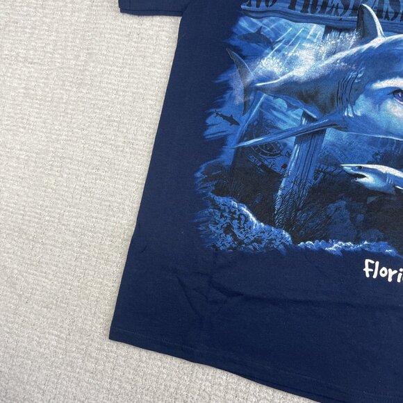 Vintage Sharks Ocean Oversize Print Graphic Blue T-Shirt Mens M VTG - Picture 6 of 16